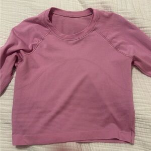 Lulu lemon swiftly tech cropped long sleeve Tee.